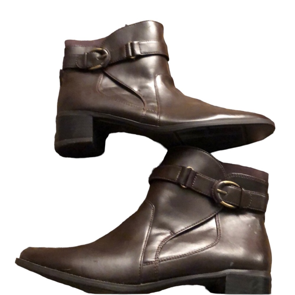 Karen Scott size 8.5 brown faux leather bootie almond toe stacked heel